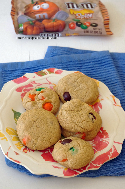 Pumpkin Spice M&M Biscoff Cookies
