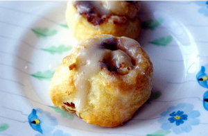 Cinnamon Roll Push Pops