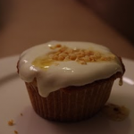 Honey and Nut Greek Yogurt Cupcakes